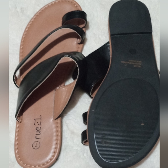 Sandles - Picture 2 of 2